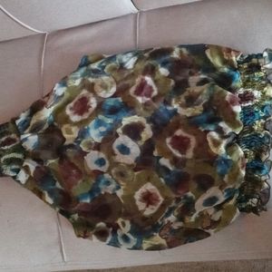 Women artful sleeveless top